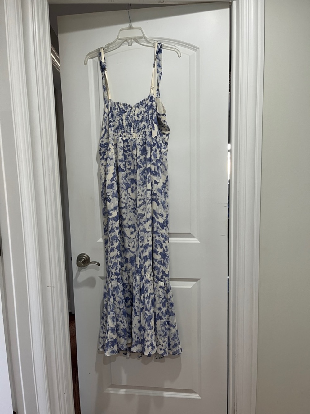 Reformation Irisa Dress in Blue/White Larkspur Floral - Picture 5 of 13